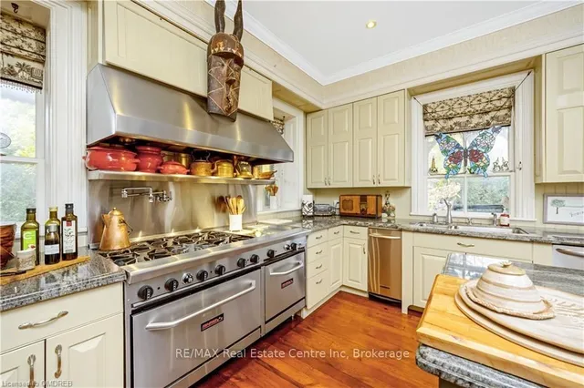 Additional image 14 of 103 THOMAS St