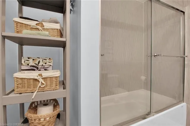 Additional image 25 of 11044 1st Line