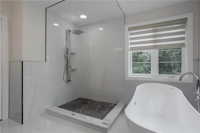 Additional image 26 of 4176 FULLER Cres