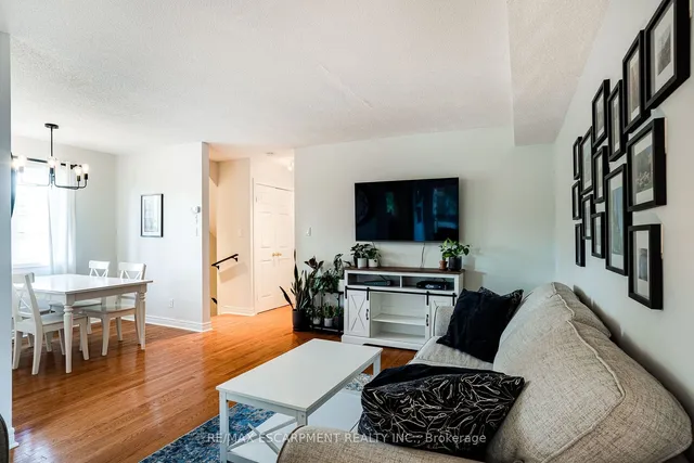 Additional image 11 of 31 Moss Blvd Unit 17