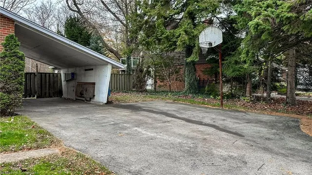 Additional image 28 of 119 Oneida Blvd