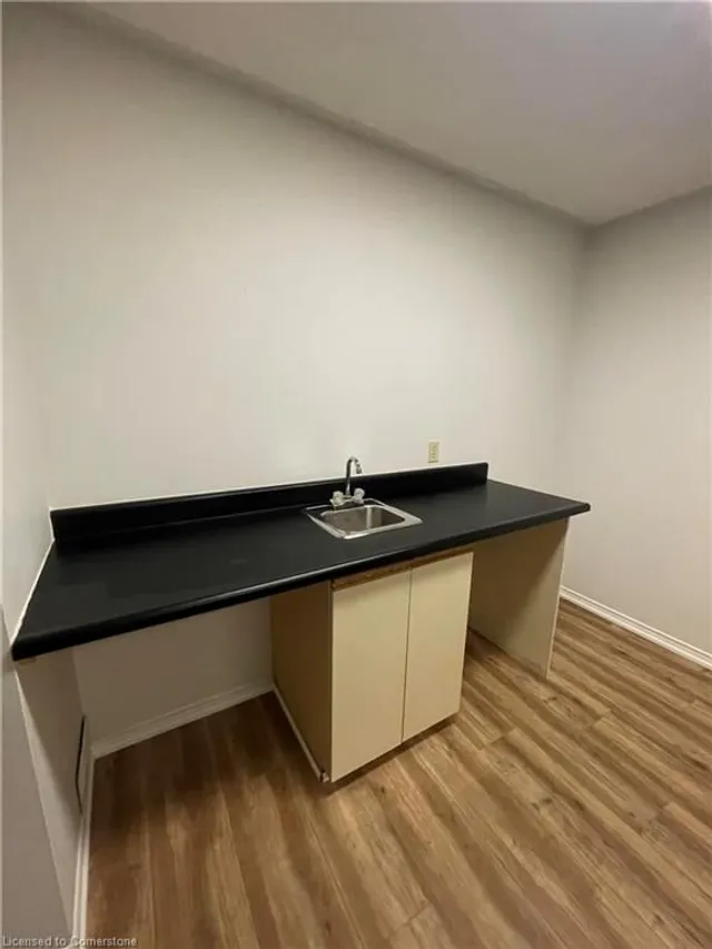 Additional image 24 of 214 Silverbirch Blvd