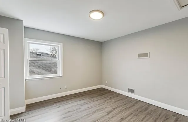 Additional image 14 of 131 Bell Ave