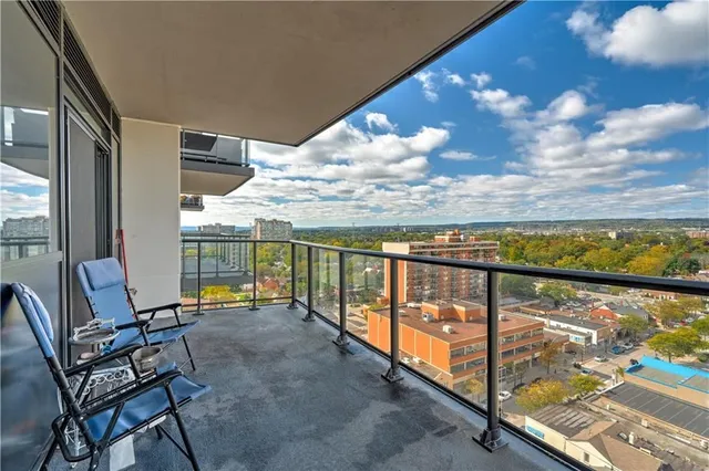 Additional image 17 of 2007 JAMES St Unit 1301