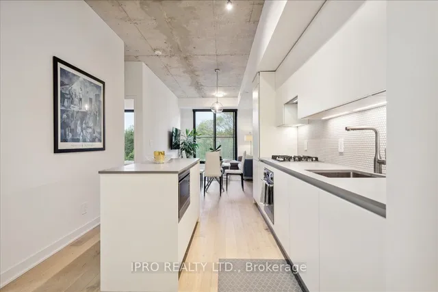 Additional image 4 of 2720 Dundas St Unit 201