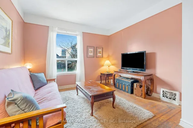 Additional image 4 of 528 Hughson St