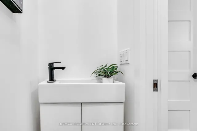 Additional image 27 of 365 Delaware Ave