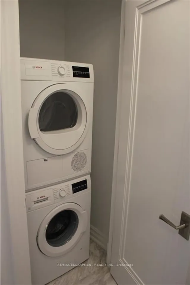 Additional image 21 of 2060 LAKESHORE Rd Unit 403