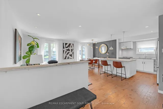 Additional image 5 of 98 FORESTGATE Dr