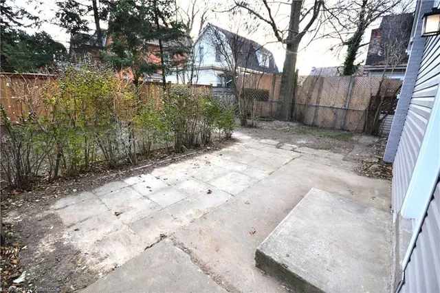 Additional image 41 of 66 Dundurn St