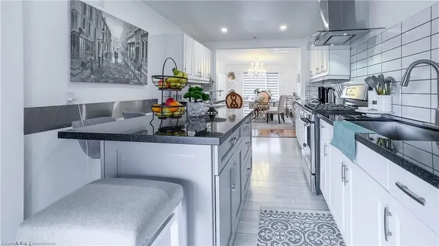 Additional image 11 of 252 Walter Ave