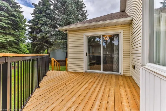 Additional image 30 of 214 Silverbirch Blvd