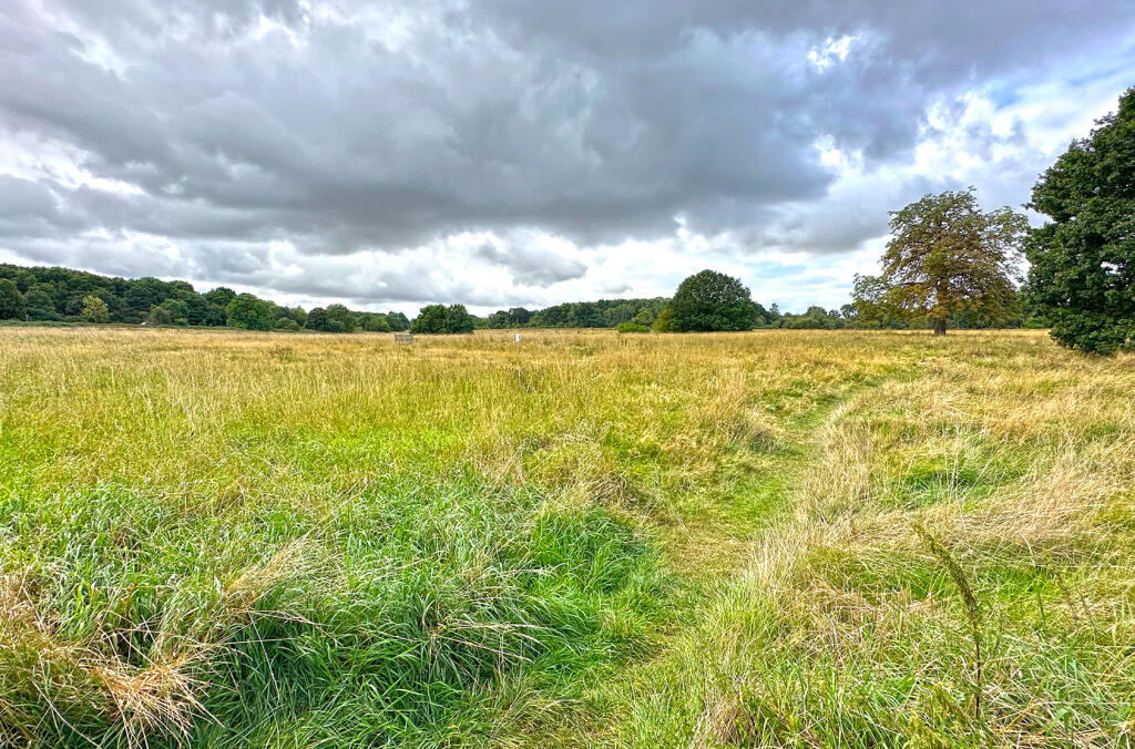 Additional image 5 of Bowling Close, Harpenden