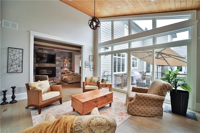 Additional image 32 of 298 SHOREVIEW Rd