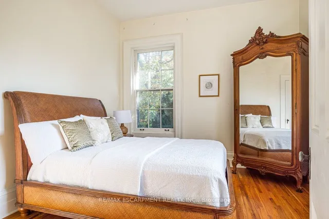 Additional image 34 of 30 South St