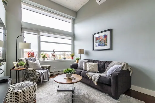 Additional image 20 of 50 Main St Unit 405