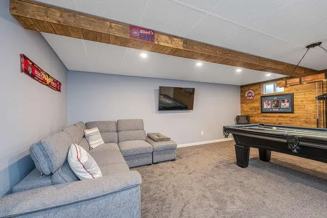 Additional image 31 of 1523 RUSHOLME Cres