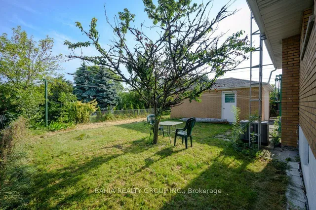 Additional image 31 of 51 Robroy Ave