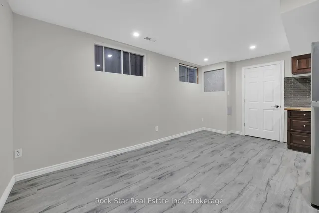Additional image 33 of 75 Queen Victoria Dr