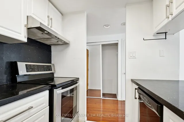 Additional image 12 of 77 Harbour Sq Unit 406