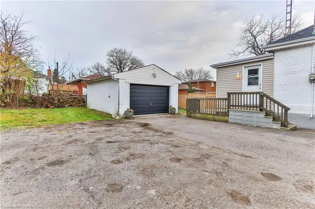 Additional image 33 of 419 Upper Sherman Ave