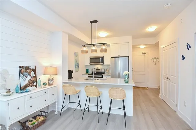 Additional image 8 of 450 Dundas St Unit 707