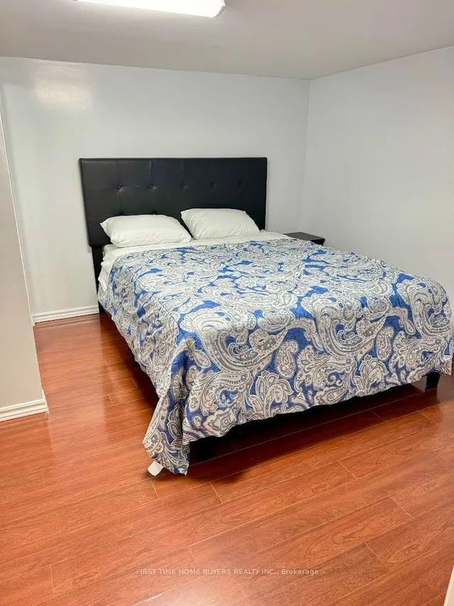 Additional image 17 of 942 Midland Ave