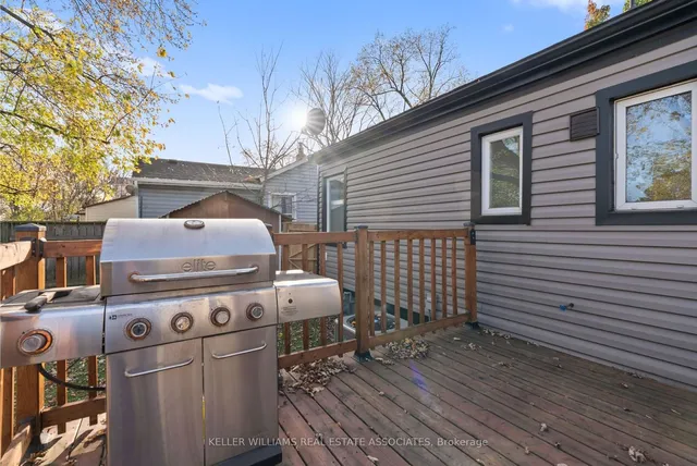 Additional image 31 of 404 Tragina Ave
