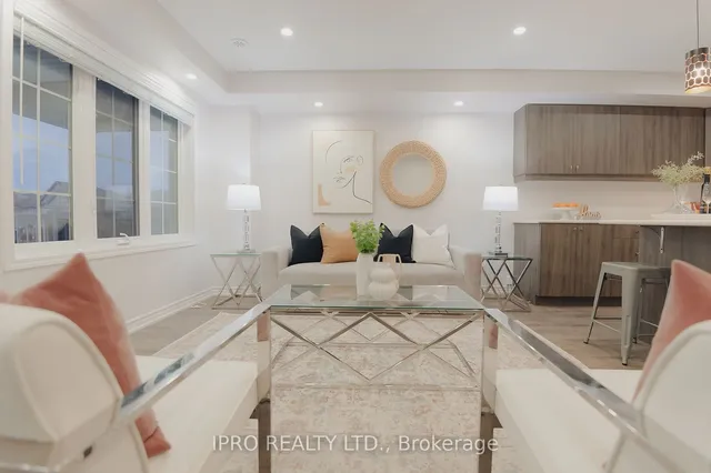 Additional image 9 of 992 Balsam Crt