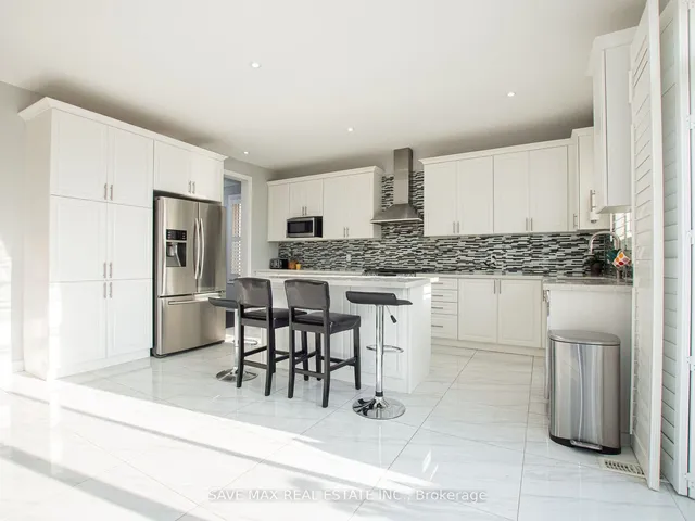 Additional image 12 of 23 Chaumont Dr