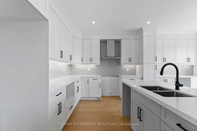 Additional image 11 of 34 Hampshire Pl