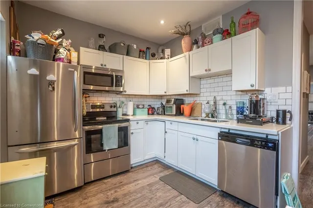 Additional image 27 of 165 Emerald St