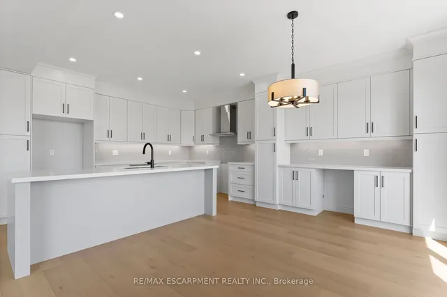 Additional image 12 of 34 Hampshire Pl