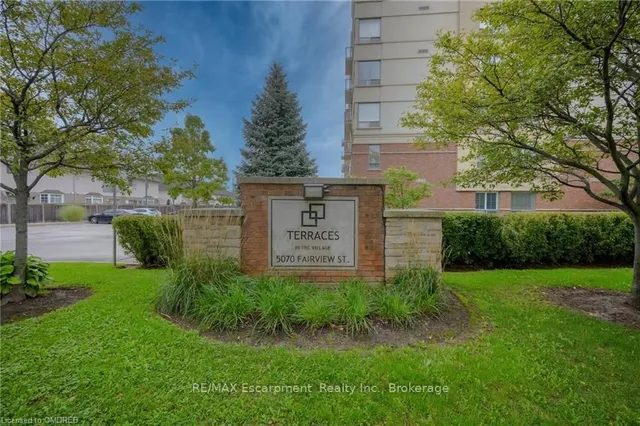 5070 FAIRVIEW St Unit 209