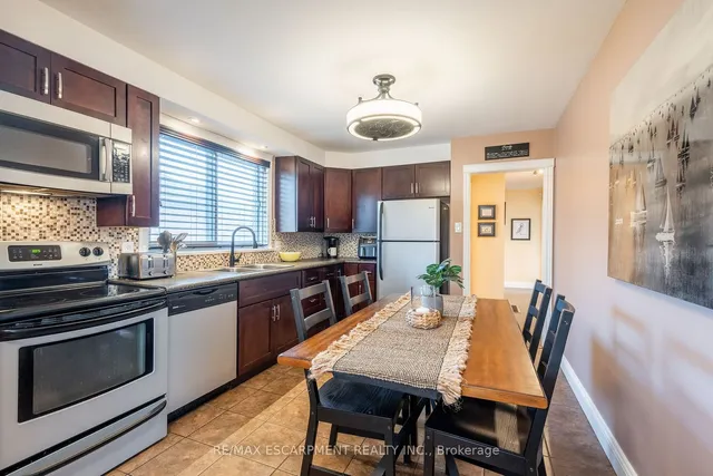 Additional image 6 of 702 SEVENTH Ave