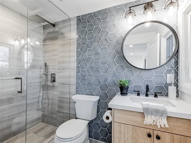 Additional image 24 of 5502 EATON Ave