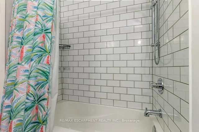 Additional image 26 of 50 Main St Unit 405