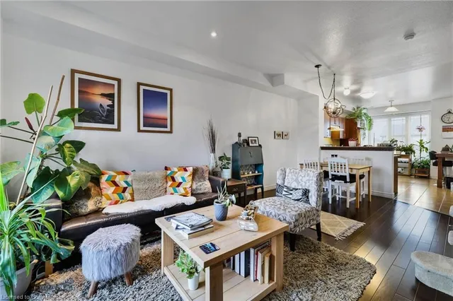 Additional image 5 of 27 Edenrock Dr