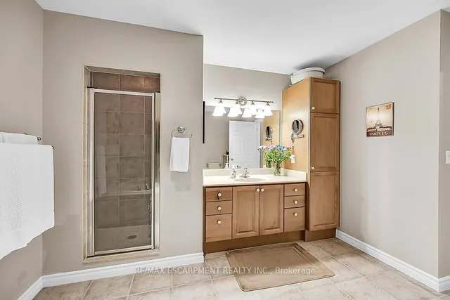 Additional image 21 of 3000 Creekside Dr Unit 601