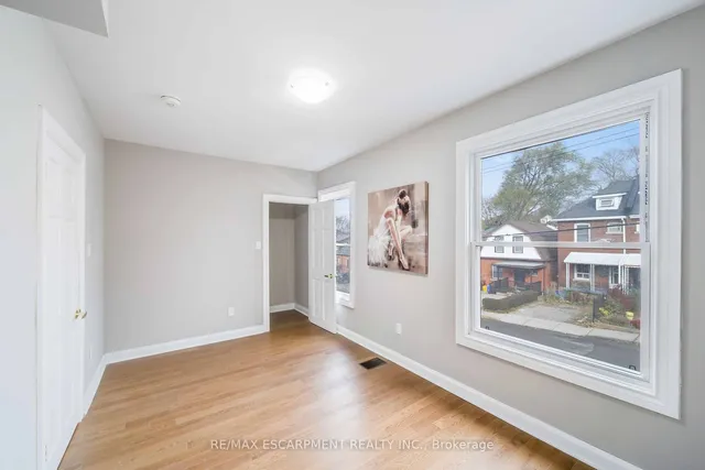 Additional image 10 of 21 Sunset Ave