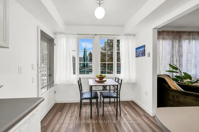 Additional image 13 of 376 SILVERBIRCH Blvd