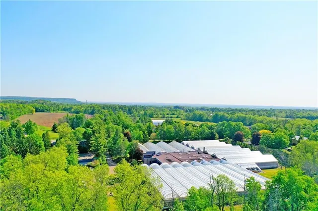 Additional image 10 of 7076 MCNIVEN Rd