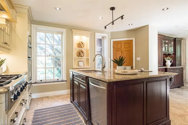 Additional image 21 of 30 South St