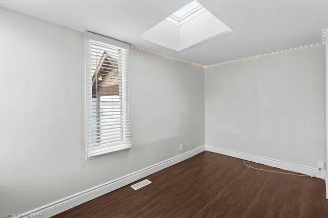 Additional image 15 of 937 Garth St