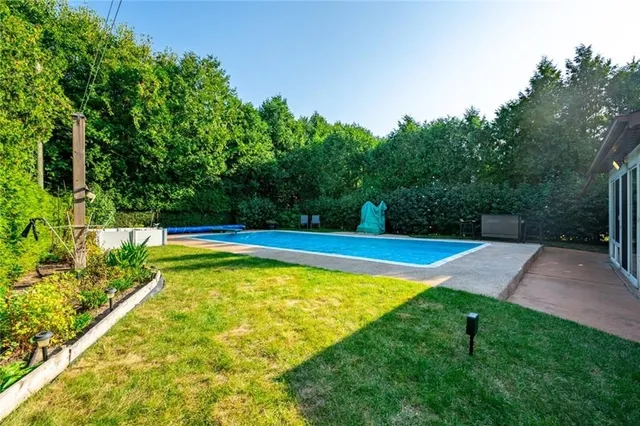 Additional image 37 of 2434 EILEEN Dr