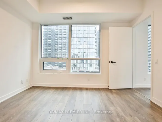 Additional image 21 of 108 Peter St Unit 1715