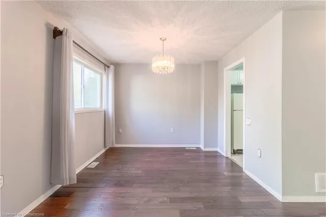 Additional image 8 of 331 Silverbirch Blvd