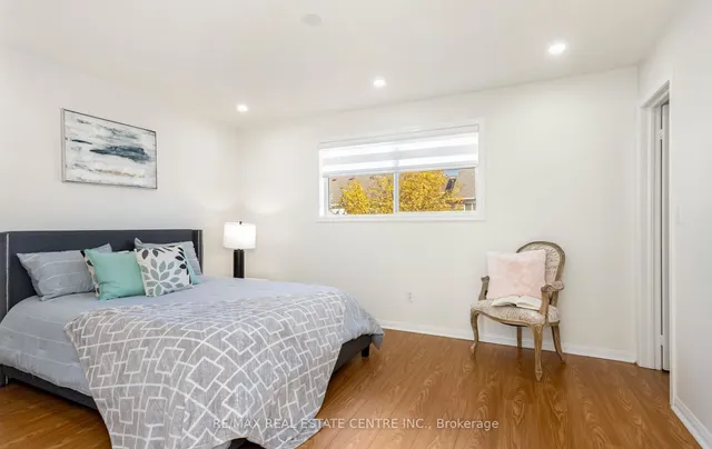 Additional image 20 of 1096 Barclay Circ