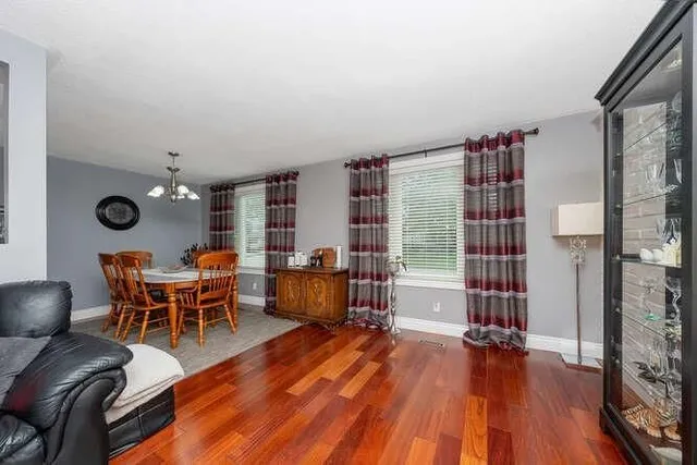 Additional image 13 of 1523 RUSHOLME Cres