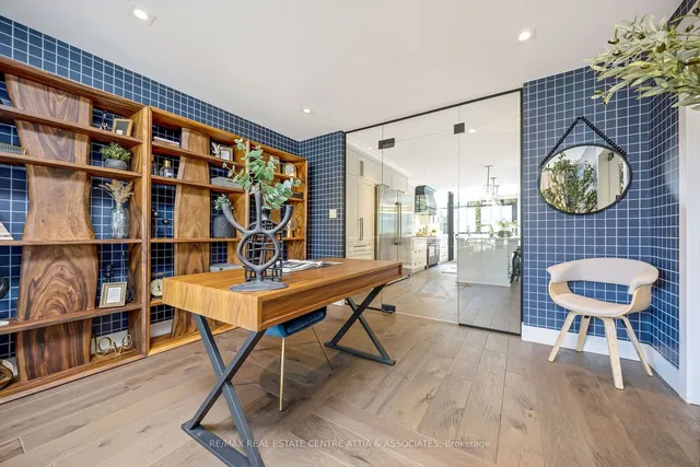 Additional image 4 of 714 Robertson Cres